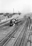 78 209 (Bw Köln Bbf) rangiert einen Postwagen in Düsseldorf Hbf. (08.1959) <i>Foto: Ernst Winter</i>
