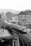Ein VT 11 verlässt als TEE 168 "Ruhr-Paris" den Aachener Hauptbahnhof und fährt in die 26 ‰-Steigung der Ronheider Rampe nach Aachen Süd ein. (04.1960) <i>Foto: Ernst Winter</i>