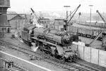 01 195 vom Bw Paderborn war mit dem E 344 aus Soest um 10.39 Uhr in Aachen Hbf angekommen und restauriert nun im Bw Aachen Hbf. (04.1960) <i>Foto: Ernst Winter</i>
