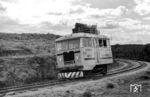 Autoferro No. 10 der Empresa Nacional de Ferrocarriles Division Norte, ausgerüstet mit einem Ford V8-Motor, bei Cayambe in den ecuadorianischen Anden. (07.12.1971) <i>Foto: Jörg Schulze</i>
