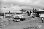 Autoferro No. 92 der privaten Empresa de Ferrocarriles Ecuatorianos (EFE) ist aus Quito in Latacunga eingetroffen. Der Ort ist Hauptstadt der Provinz Cotopaxi und liegt 89 km südlich von Quito auf 2760 m Höhe an der Panamericana. (11.12.1971) <i>Foto: Jörg Schulze</i>