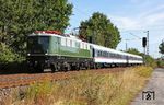 E 40 1313 (ex 139 313) der TRI Train Rental Eckental-Eschenau mit der Mittwochswagenüberführung DLr 93623 aus Köln Bbf kurz vor seinem Ziel in Dortmund-Derne. (12.08.2026) <i>Foto: Uwe Meiß</i>