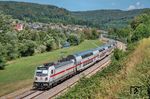 147 575 mit IC 185 (Stuttgart Hbf - Zürich HB) auf dem erst seit Oktober 2024 zweigleisigen Abschnitt der Gäubahn bei Dettingen. (10.08.2026) <i>Foto: Joachim Schmidt</i>