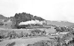 052 613 (Bw Tübingen) mit dem Lr aus P 15430 kurz nach 7.00 Uhr morgens zwischen Lautlingen und Laufen (b Balingen). (31.07.1971) <i>Foto: Burkhard Wollny</i>
