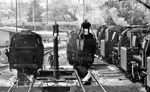 Das Bahnbetriebswerk Heilbronn wurde 1893 von den Königlich Württembergischen Staats-Eisenbahnen in Betrieb genommen und im Jahre 2000 durch den Trägerverein Süddeutsches Eisenbahnmuseum zu musealen Zwecken übernommen. Damals verfügte der Verein über rund 80 Exponate (Wagen und Lokomotiven). Nach der Schließung im Jahr 2020 und einem Rechtsstreit musste das Gelände bis zum 31. Januar 2025 komplett geräumt werden. Historische Fahrzeuge und Vereine haben den Standort bereits verlassen. Als im Sommer 1971 "die Dampfwelt noch in Ordnung" war, restaurieren hier 064 289, 064 438, 023 035, 023 019 und 023 028. (10.07.1971) <i>Foto: Burkhard Wollny</i>