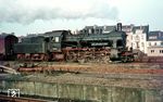 Bremen war nicht unbedingt eine Hochburg der preußischen G 8¹. Das Bw Bremen Rbf besaß Anfang der 1960er Jahre gerade einmal vier Loks. Zudem ging am 31. Mai 1963 die Unterhaltung der Loks vom Bw Rbf an das Bw Hbf über. 55 3054 (Bw Bremen Rbf) ist in Bremen Rbf unterwegs. (10.1962) <i>Foto: Rolf Hahmann</i>