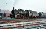 Die Göttinger 55 4146 macht sich bei Rangierarbeiten im heimatlichen Rangierbahnhof nützlich. (19.01.1963) <i>Foto: Rolf Hahmann</i>