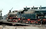 55 4822 wendet auf der Drehscheibe im Bw Güsten. Die 1918 bei Hanomag gebaute Maschine wurde 1968 ausgemustert. (05.1967) <i>Foto: Rolf Hahmann</i>