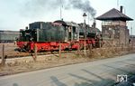 55 5632 vom Bw Duisburg Hbf auf Rangierfahrt am Rangierstellwerk "R I" im Bahnhof Duisburg-Hochfeld Süd. (11.1962) <i>Foto: Rolf Hahmann</i>