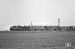 Eines der wenigen brauchbaren Bilder dieser Tour war das Foto der 38 2383 beim Fotohalt nahe Honerdingen. (06.05.1972) <i>Foto: Wolfgang Bügel</i>