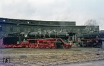 44 508 wurde 1941 von der Lokomotivfabrik Krauss-Maffei in München unter der Fabriknummer 16113 gebaut. Bis zu ihrer Außerdienststellung im Jahre 1977 beim Bw Gelsenkirchen-Bismarck legte sie eine Strecke von über 1,9 Millionen Kilometern zurück. Sie blieb museal erhalten und steht aktuell (2012) bei den Westerwälder Eisenbahnfreunde in Westerburg. (01.04.1976) <i>Foto: Wolfgang Bügel</i>