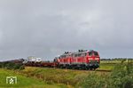 Beim Auftritt der beiden 218 385 und 218 832 vor AS 1425 nach Niebüll war das Wetter bei Morsum "planmäßig" wieder zusammengebrochen.  (22.08.2026) <i>Foto: Joachim Bügel</i>