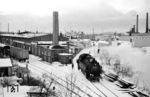 Die letzten hannoverschen 86er befanden sich 1969 neben Goslar beim Bw Bremerhaven, das zum 01.10.1966 den Zusatz "Lehe" verloren hatte. Im Hafengelände des Columbusbahnhof rangiert 086 182. Nach ihrem Einsatzende in Bremerhaven ging die Lok über Goslar und Mayen Ost nach Nürnberg Rbf, wo sie am 01.08.1972 ausgemustert wurde. (01.1969) <i>Foto: Jürgen Hagemann</i>