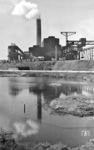 Eine Werkbahn vor unbekannter Industriekulisse im Ruhrgebiet. (1955) <i>Foto: Jürgen Hagemann</i>