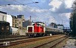 212 264 (Bw Wuppertal) schiebt den N 5715 nach Solingen-Ohligs über Remscheid durch Wuppertal-Unterbarmen. (12.03.1991) <i>Foto: Wolfgang Bügel</i>