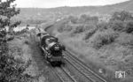 Die Trierer 38 3132 hat mit P 2247 aus Trier soeben die Gülser Moselbrücke befahren und wird in Kürze ihr Ziel Koblenz Hbf erreichen. (04.09.1966) <i>Foto: Reinhard Gumbert</i>