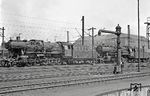 052 351 und 052 535 warten im Bw Wanne-Eickel auf neue Aufgaben. (23.05.1972) <i>Foto: Wolfgang Bügel</i>