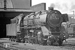 Eine weitere Aufnahme der 044 192 im Bw Wanne-Eickel mit dem 135 mm-Teleobjektiv brachte die bullige Kraft dieser Maschine besonders gut zum Ausdruck. (23.05.1972) <i>Foto: Wolfgang Bügel</i>