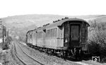 Ein Blick auf den schönen Wagenpark des P 3893 mit 023 048, der zwischen Zimmern und Grünsfeld unterwegs ist. (04.09.1971) <i>Foto: Burkhard Wollny</i>