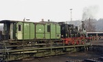 89 7159 mit Eigentümer und Lokführer Gerhard Moll am Regler verabschiedet sich mit dem sehenswerten Packwagen "Pwi 102" am Haken vom Dampflokabschiedsfest in Stolberg. (05.04.1976) <i>Foto: Wolfgang Bügel</i>