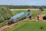 64 415 mit einem Sonderzug zwischen Loenen und Eerbeek. (06.09.2026) <i>Foto: Joachim Schmidt</i>
