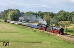 Der schöne Sonderzug der SSN mit 01 1075 und 23 023 (sowie 52 8139) bei Loenen nochmals aus der Luft. (06.09.2026) <i>Foto: Joachim Schmidt</i>