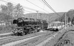 Im Bahnhof Busenbach trifft 01 1066 auf Tw 512 der AVG. (07.04.1985) <i>Foto: Karsten Risch</i>