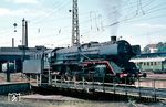 Die Trierer 01 037 wendet im alten Bw Saarbrücken Hbf.  (08.1966) <i>Foto: Rolf Hahmann</i>