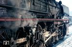 Das Triebwerk der Hannoveraner 01 211 zeigt sich im Bahnhof Altenbeken vom harten Wintereinsatz gezeichnet. (01.1968) <i>Foto: Rolf Hahmann</i>