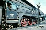 Die Erfurter 01 513 im typischen Erscheinungsbild nach der Rekonstruktion (aus 01 152) mit Boxpok-Rädern, Domverkleidung und seitlicher Umlaufschürze im Bw Halle P.  (09.1965) <i>Foto: Rolf Hahmann</i>