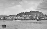 03 061 vom Bw Köln Deutzerfeld befördert den E 298 (M Gladbach - Köln - Wiesbaden - Frankfurt/M) auf der Rechten Rheinstrecke in Linz. (04.08.1951) <i>Foto: Carl Bellingrodt</i>