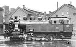 Eine vierfach gekuppelte Heißdampf-Zwillingslok der Bauart "Merseburg" (Fabrik-Nr. 23357, Baujahr 1936, 1435 mm) für die Ammoniakwerke Merseburg der BASF (spätere Leunawerke) auf dem Werkshof der Fa. Henschel in Kassel. (1936) <i>Foto: Werkfoto</i>