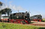 Am "Schnapszahl-Datum" 10.10.10 organisierte die Mansfelder Bergwerksbahn eine Foto-Veranstaltung bei bestem Herbstwetter. Im Gleisdreieck Siersleben trafen Lok 11 (Orenstein&Koppel, Baujahr 1939) und Lok 9 (Orenstein&Koppel, Baujahr 1931) mit ihren Güterzügen aufeinander. (10.10.2010) <i>Foto: Thomas Fischer</i>