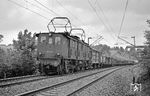 Und tatsächlich: Nach mehreren erfolglosen Versuchen tauchte diesmal 191 018 vom Bw Oberhausen-Osterfeld Süd mit Ng 18813 bei Witten (Ruhr) auf. (24.05.1972) <i>Foto: Wolfgang Bügel</i>