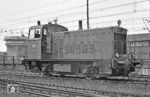 245 007 der Société Alsacienne de Constructions Mécaniques Graffenstaden in Diensten des AW Witten (Ruhr). Die Lok entstammt einer Beschaffung der Eisenbahnen des Saarlandes (EdS), an die 10 Diesellokomotiven dieses Typs 1956 aus Frankreich geliefert wurden. Nachdem die leistungsfähigere V 60 die noch vorhandenen acht Maschinen aus dem Rangierdienst verdrängte, wurden die Loks in den Ausbesserungswerken Duisburg-Wedau, Köln-Nippes, Krefeld-Oppum, Opladen, Paderborn, Witten und Schwerte eingesetzt. Einzige Ausnahme bildete die 245 005, die beim Betriebswerk Bayreuth beheimatet wurde und auf der Bahnstrecke Falls–Gefrees für einige Jahre den Verkehr übernahm. (24.05.1972) <i>Foto: Wolfgang Bügel</i>