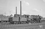 052 286 vom Bw Wuppertal-Vohwinkel trifft als Lz in Wuppertal-Wichlinghausen ein, um dort den Ng 17602 zu übernehmen. (26.05.1972) <i>Foto: Wolfgang Bügel</i>