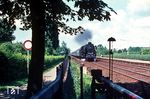 Mit gut 130 km/h rauscht 012 077 mit dem D 672 durch Prisdorf. (24.06.1970) <i>Foto: Jürgen Hagemann</i>