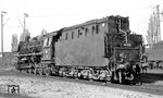 Die Kasselaner 44 636 im Bw Frankfurt/M-2. Die Lok übernahm später in Frankfurt Hauptgüterbahnhof die letzte Dampfzugleistung auf der Main-Weser-Bahn, den nachmittäglichen Dg 5263 nach Kassel Rbf. (31.10.1966) <i>Foto: Reinhard Gumbert</i>