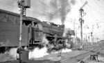 Die Kasselaner 44 440 startet mit dem Dg 5263 nach Kassel Rbf in Frankfurt/M Hgbf. (11.03.1967) <i>Foto: Reinhard Gumbert</i>