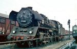Die schon ziemlich abgewirtschaftet aussehende 22 002 (Umbau aus 39 171) in Halle (Saale). (09.1965) <i>Foto: Rolf Hahmann</i>