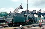 39 196 war nicht nur die letzte preußische P 10 der Deutschen Bundesbahn, sondern behielt auch bis zu ihrer Ausmusterung im Jahre 1967 ihre Wagnerbleche. Die Aufnahme entstand im Bw Stuttgart.  (09.1966) <i>Foto: Rolf Hahmann</i>