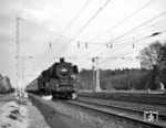 03 090 vom Bw Bremen Hbf befördert den E 754 (Hamburg-Altona - Essen) bei Rotenburg (Han). (04.1968) <i>Foto: Hans Landwehr</i>
