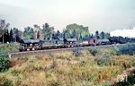 Die Göttinger 41 229 schiebt eine Sperrfahrt bei Göttingen zu einer Baustelle nach Rosdorf. (10.1958) <i>Foto: Detlev Luckmann</i>