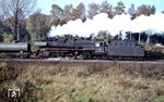 Eine geschobene Sperrfahrt mit 41 229 in der Westausfahrt aus Göttingen. Vor der Lok wird ein Kesselwagen amerikanischer Bauart geschoben. (10.1958) <i>Foto: Detlev Luckmann</i>