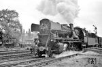 50 4004 (Bw Osnabrück Rbf) verlässt mit einem Güterzug den Bahnhof Bentheim. (27.05.1961) <i>Foto: Gerhard Moll</i>