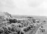 41 1130 (Bw Saalfeld/Saale) mit dem Zementzug Gag 54310 nach Karsdorf am Überführungsbauwerk der Leipziger Strecke in Zeitz. (14.05.1986) <i>Foto: Joachim Schmidt</i>