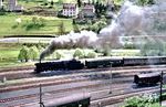 01 059 startet in Gerolstein mit dem E 553 nach Köln. (05.1967) <i>Foto: Harald Vogelsang</i>