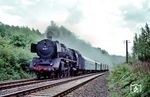 Keine große Mühe hatte 01 067 vor dem P 1567 nach Köln, der bei Liblar zu Tal rollt. (05.1967) <i>Foto: Harald Vogelsang</i>