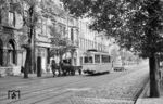 Auf der Fahrt zum Bahnhof rumpelt Tw 30 durch die Bahnhofstraße in Nordhausen. (08.1967) <i>Foto: Robin Fell</i>