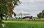 50 4073 mit dem Hackschnitzelzug DGS 95711 bei Mündling. (21.09.2026) <i>Foto: Joachim Schmidt</i>